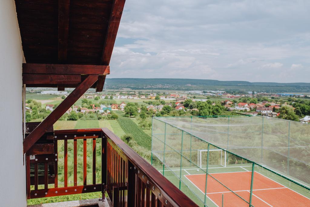 Pensiunea Andrei Maracineni Exteriér fotografie
